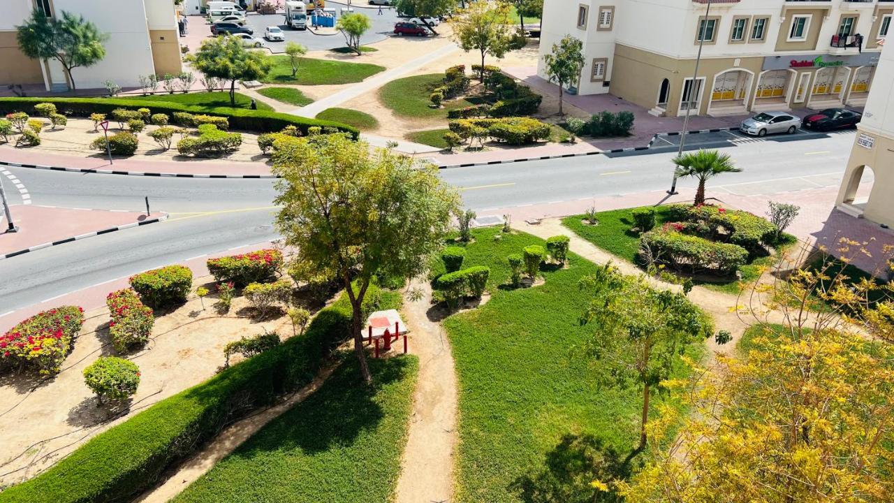 Newly Furnished Cozy One Bed Room Apartment 2 Bathroom City View Dubai Bagian luar foto