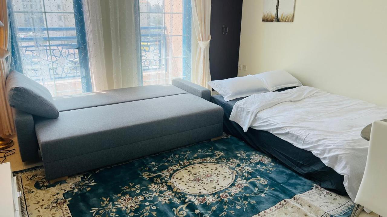 Newly Furnished Cozy One Bed Room Apartment 2 Bathroom City View Dubai Bagian luar foto
