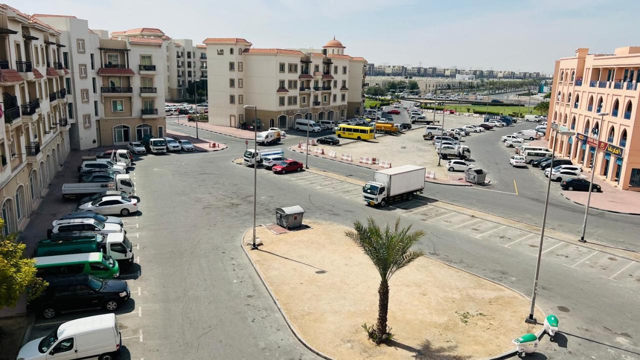 Newly Furnished Cozy One Bed Room Apartment 2 Bathroom City View Dubai Bagian luar foto