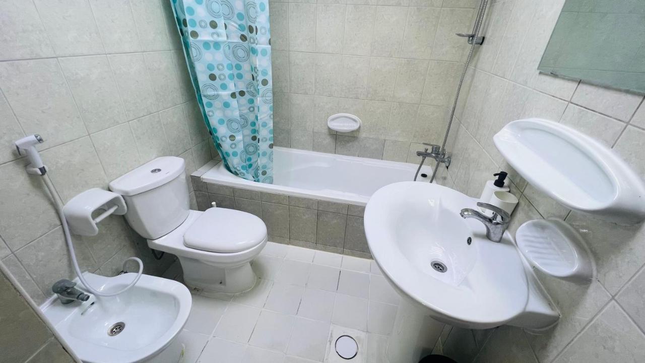 Newly Furnished Cozy One Bed Room Apartment 2 Bathroom City View Dubai Bagian luar foto