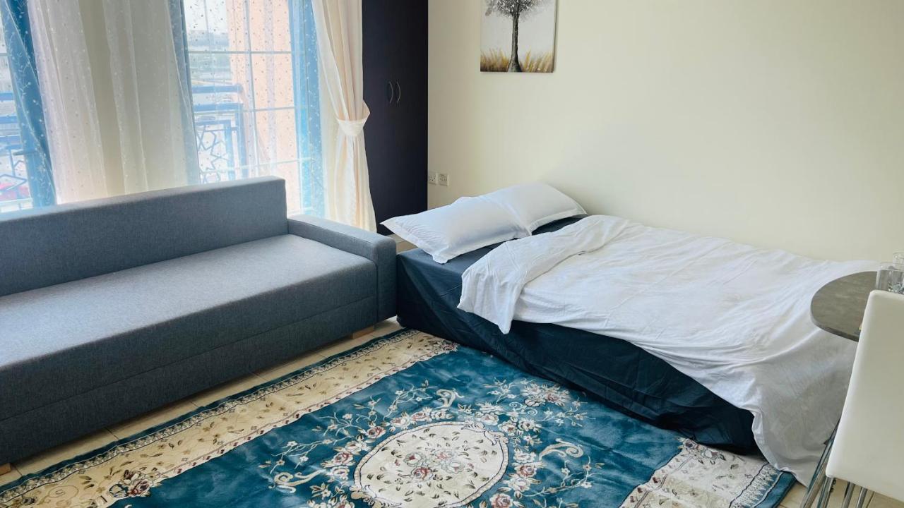 Newly Furnished Cozy One Bed Room Apartment 2 Bathroom City View Dubai Bagian luar foto