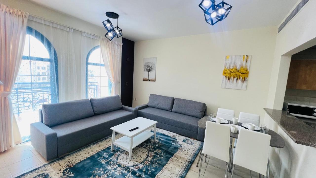Newly Furnished Cozy One Bed Room Apartment 2 Bathroom City View Dubai Bagian luar foto