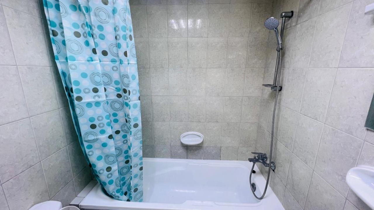 Newly Furnished Cozy One Bed Room Apartment 2 Bathroom City View Dubai Bagian luar foto