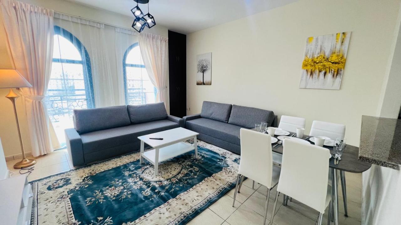 Newly Furnished Cozy One Bed Room Apartment 2 Bathroom City View Dubai Bagian luar foto